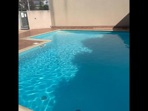 Swimming pool, Les 3 Ondes - Avec terrasse in Agde City Center