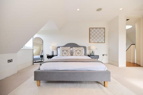 The Hampstead Garden Hideaway - 5BDR Home with Pool and Garden, Londyn (zdjęcie 9)