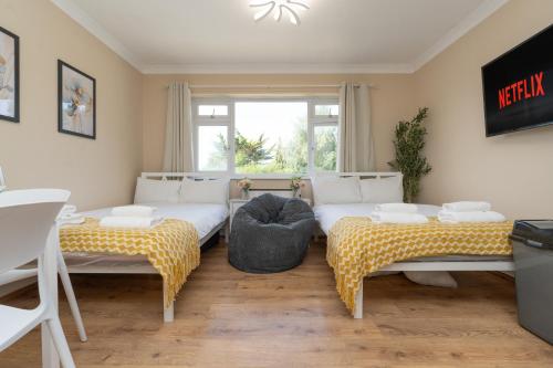 Open Mind Property -Studio Flat & Free Parking in Talbot and Branksome Woods