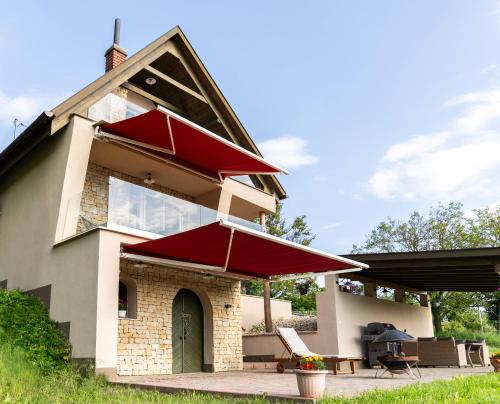 Exterior view, KICIKLA Fire & Wine in Ujudvar