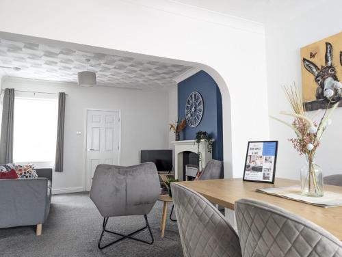 3Br-St Johns Hse-Free Parking-Workers-Kitchen-Wifi-Dog Friendly