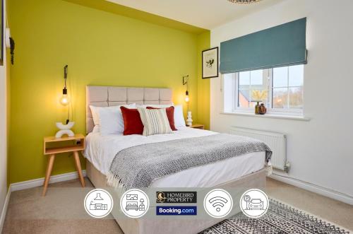 4 Bedroom House By Homebird Property Management Short Lets & Serviced Accommodation Leeds with Parking, Garden & Patio Area
