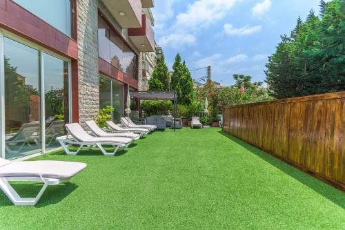 艾穆爾揚宮酒店 (Al Murjan Palace Hotel) in 朱尼耶市中心