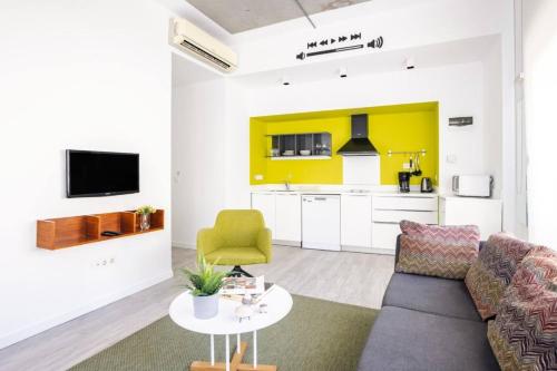 Cute Compact 1Bd1Bath Gem Shared Terrace! #397 - image 2