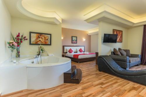 艾穆爾揚宮酒店 (Al Murjan Palace Hotel) in 朱尼耶市中心