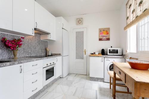 Duplex Four-Bedroom Apartment with Terrace image 1