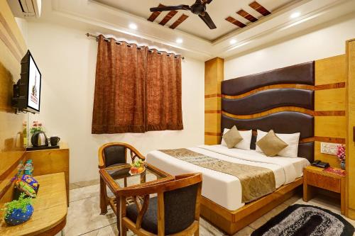 room detail thumbnail 1