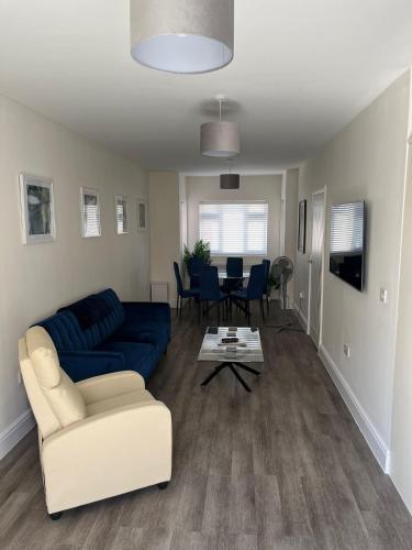 Seaview House with Sea View Brand New- 3 Bedrooms - Harwich, Dovercourt in 哈里奇
