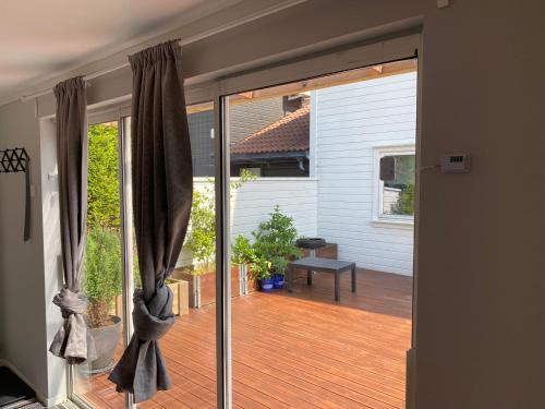 Entire apartment with free parking near Stavangeri repülőtér