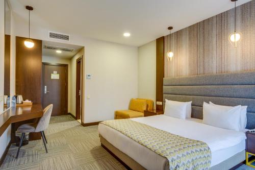 Hotel Salvador Room Type - Superior King Room