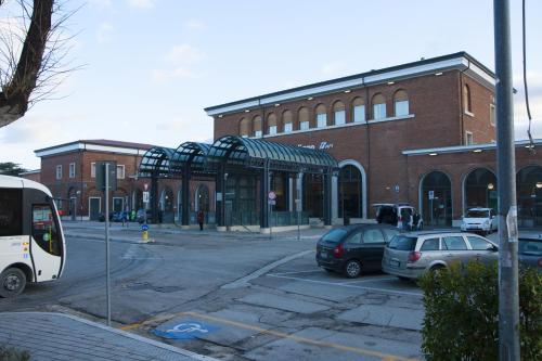 Létesítmények, Viale Mezzetti - 1.3 by Ospitaci in Foligno