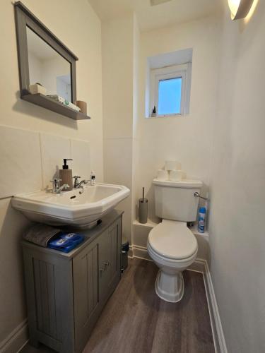Stunning 2 Bed Flat with Charming Patio, Cambridge (foto 10)