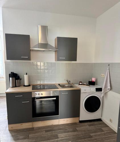 ห้องครัว, Moderne Wohnung Bitterfeld in บีทเทอร์เฟล์ด-โวลเฟน