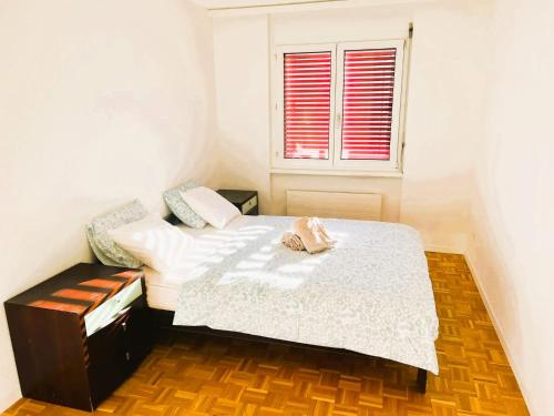 Apartment with Balcony in Zurich, Kars - Self Checkin, Цюрих (фото 4)