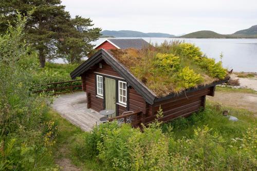Ulvsvag Gjestgiveri og Fjordcamping AS in Ulsvag
