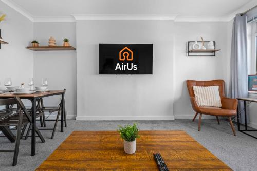 Quirky, Family Home in Glasgow near Pollok House