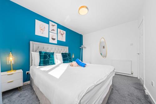 Quirky, Family Home in Glasgow near Pollok House