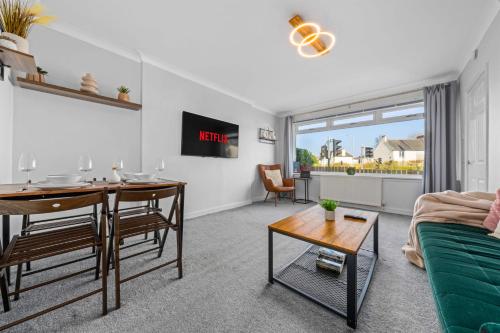 Quirky, Family Home in Glasgow near Pollok House