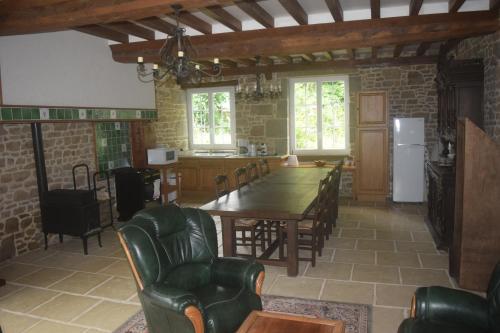 Le Vieux Pressoir de La Forêt Auvray (Le Vieux Pressoir de La Foret Auvray) in Ménil-Hermei