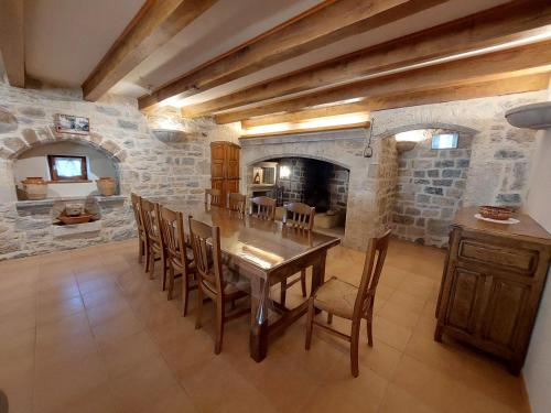 Gîte Le Valat (Gite Le Valat) in 佩雷洛