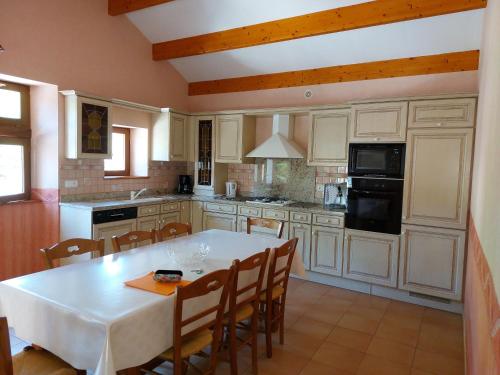 Gîte Le Valat (Gite Le Valat) in 佩雷洛