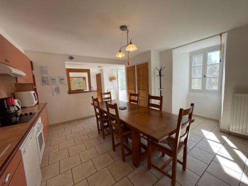 Gîte L'Ancien Presbytère (Gite L'Ancien Presbytere) in Peyreleau