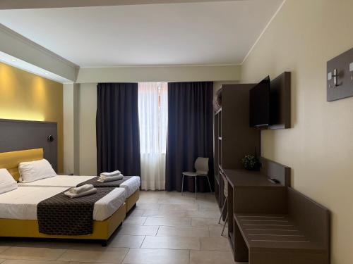 room detail thumbnail 1