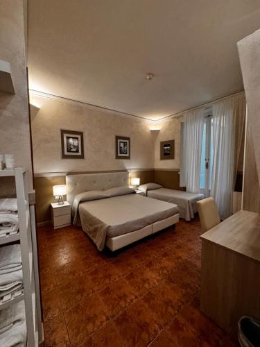 Hotel Alinari - image 11