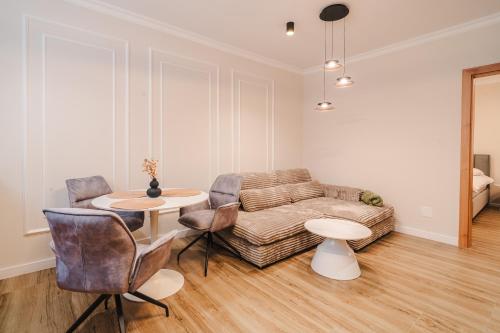Chic 1BR with Office - Calm, Cool & Connected, Kluž (fotografie 7)