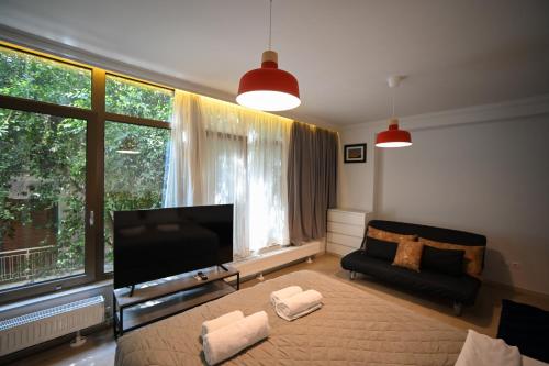 Tsakalof 10A View by Zeussuites, Athens