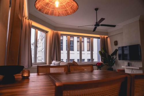 Japandi Lofts - 2 Bedrooms at old city of Antwerp, Amberes (foto 4)