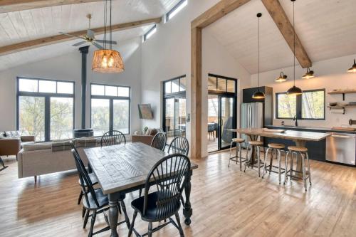 Spa Lake and Mountain - 144 - Chalets du Cordon in Nominingue (QC)