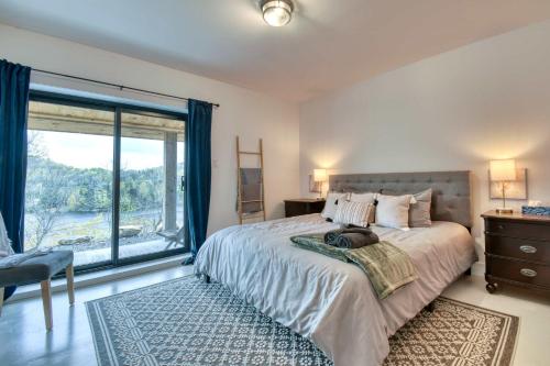 Spa Lake and Mountain - 144 - Chalets du Cordon in Nominingue (QC)