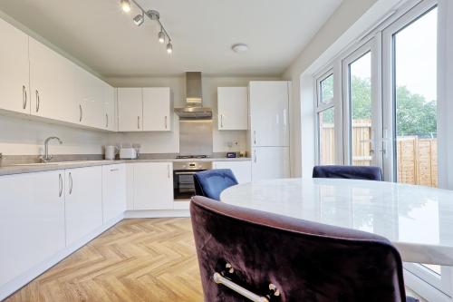 Luxury and cosy 2 bed entire house in Essex 20 mins from beach in Tiptree