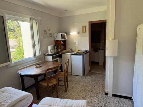 Mairie de VIRA in เลอบูโล