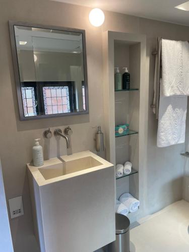 Luxury Suite in Cadogan Square III - image 10