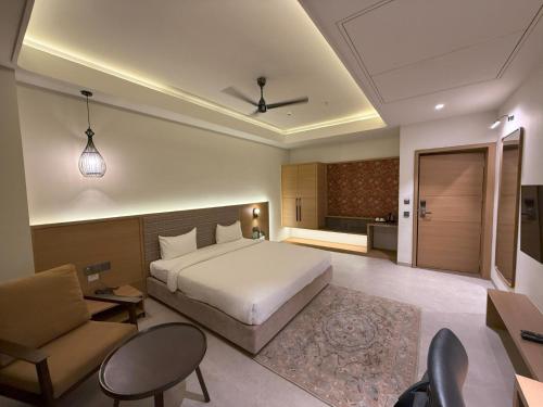 Hotel ADB Mansingh Inn, Rajkot (photo 9)