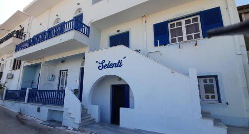 A szálláshely kívülről, Pension Selenti in Tinos