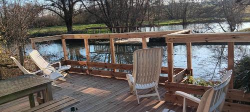 Tranquillitude au Moulin Bouquet in Paray Le Fresil