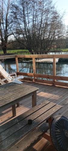 Tranquillitude au Moulin Bouquet in Paray Le Fresil