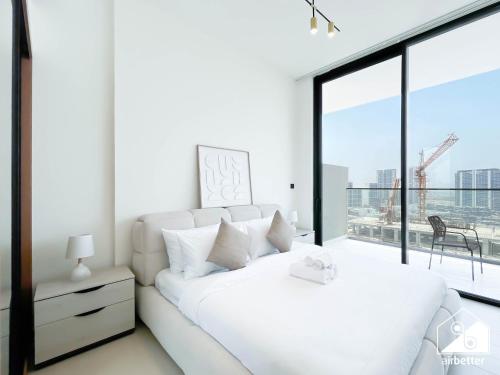 Luxury & Comfort 1B at Binghatti Amber & Balcony, Dubai