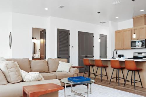 Highball Heaven by Pristine Properties Vacation Rentals
