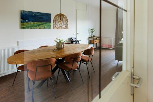 บริการและสิ่งอำนวยความสะดวก, Landgoed Het Rheins in เฟอร์สไพรเดอ เฮาเชน เอนเทอร์บรูก เอน ออมเคอวิง