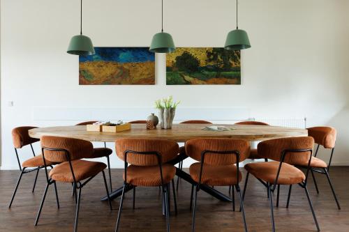 บริการและสิ่งอำนวยความสะดวก, Landgoed Het Rheins in เฟอร์สไพรเดอ เฮาเชน เอนเทอร์บรูก เอน ออมเคอวิง