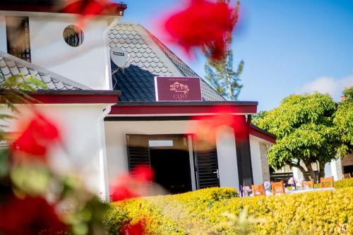Сад, Cléo Hôtel-Restaurant (Cleo Hotel-Restaurant) in Fianarantsoa