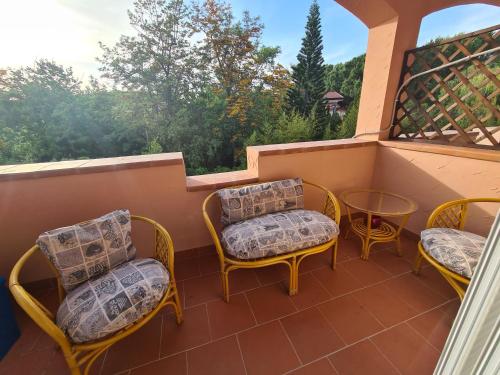 Emanuela Appartaments in ฟูร์นารี่