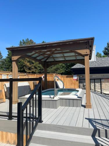 Modern Mountainside Ski In/Ski Out Studio at Blue in The Blue Mountains (ON)