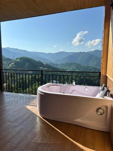 villa kapreshumi in Sareki