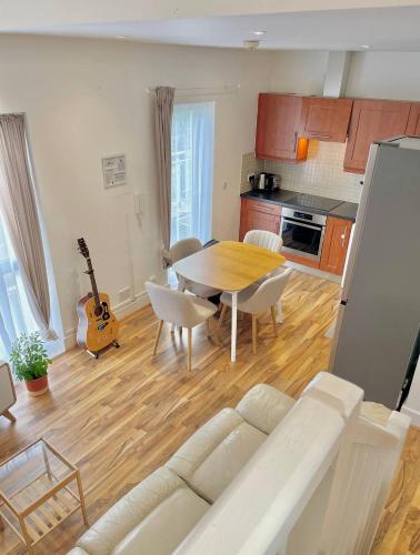 Chic Duplex w Rooftop Retreat, Dublino (foto 6)