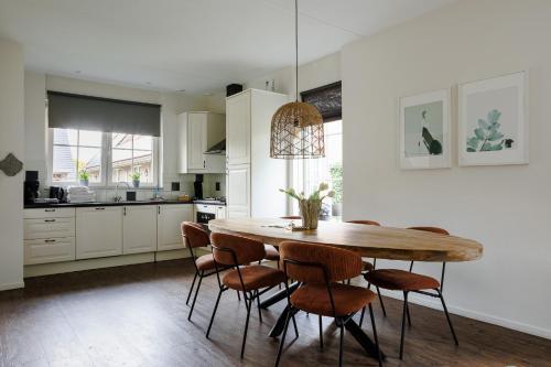 บริการและสิ่งอำนวยความสะดวก, Landgoed Het Rheins in เฟอร์สไพรเดอ เฮาเชน เอนเทอร์บรูก เอน ออมเคอวิง